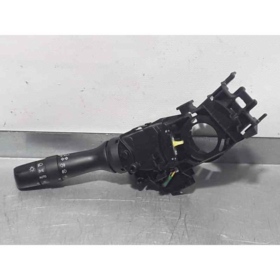 Mando Luces para Toyota Avensis (T27)