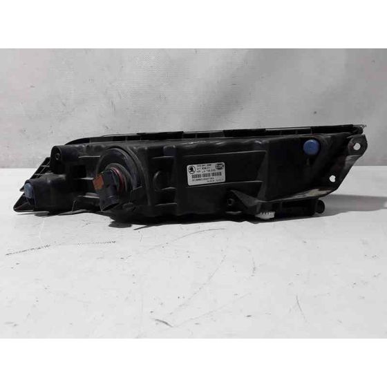 Faro Antiniebla Izquierdo Para Skoda Superb