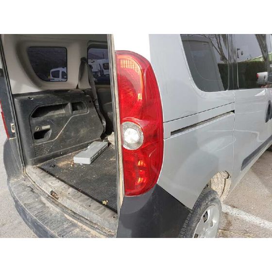 Piloto Trasero Derecho Para Opel Combo D