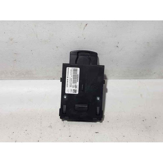 Clausor De Tarjeta Para Renault Scenic Iii