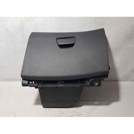 Guantera Para Peugeot 2008
