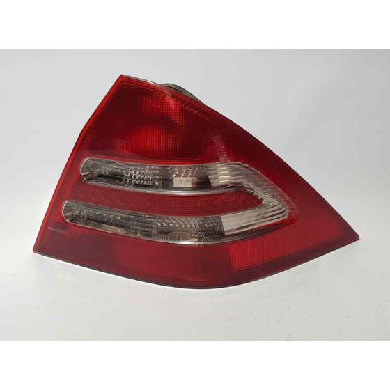 Piloto Trasero Derecho para Mercedes-Benz Clase C (W203) Berlina