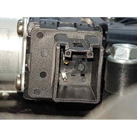 Elevalunas Delantero Derecho Para Mazda 2 Lim.