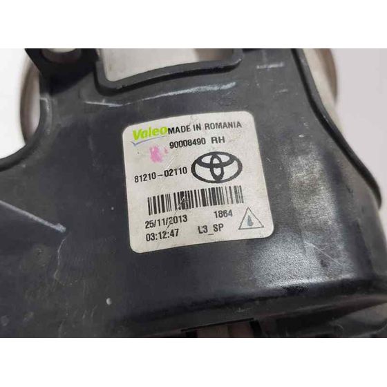 Faro Antiniebla Derecho Para Toyota Auris Touring Sports