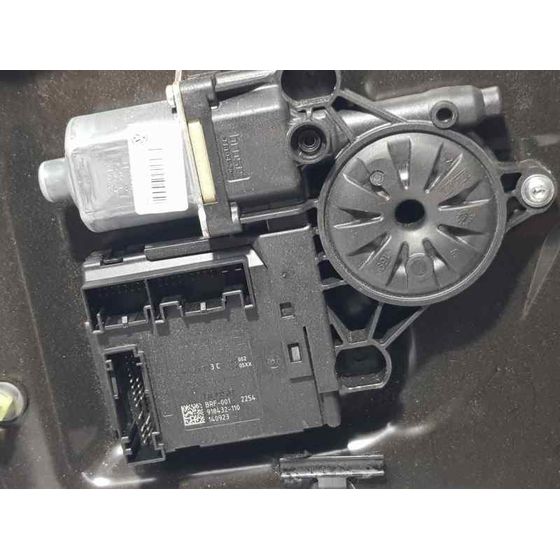 Elevalunas Delantero Izquierdo Para Volkswagen Passat Variant