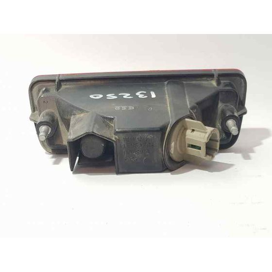 Faro Antiniebla Trasero Central Para Nissan Juke