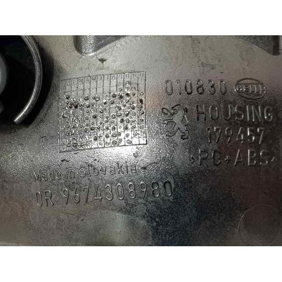 Faro Antiniebla Trasero Central para Ds 3 Crossback