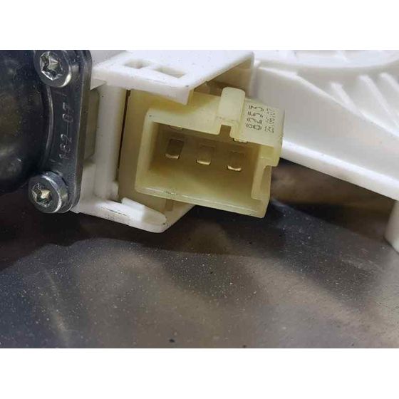 Elevalunas Delantero Izquierdo para Mercedes Clase C Berlina