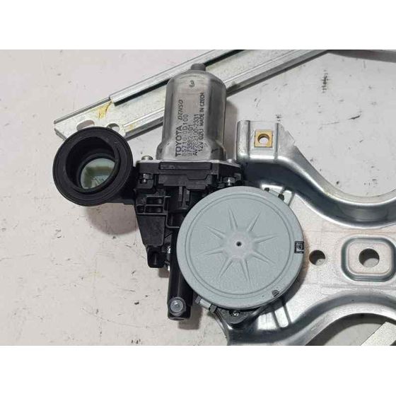 Elevalunas Delantero Derecho Para Toyota Yaris