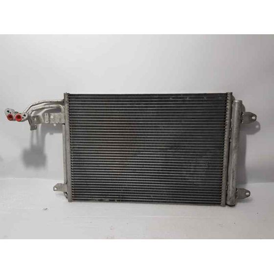 Condensador / Radiador Aire Acondicionado para Volkswagen Golf Plus (521)