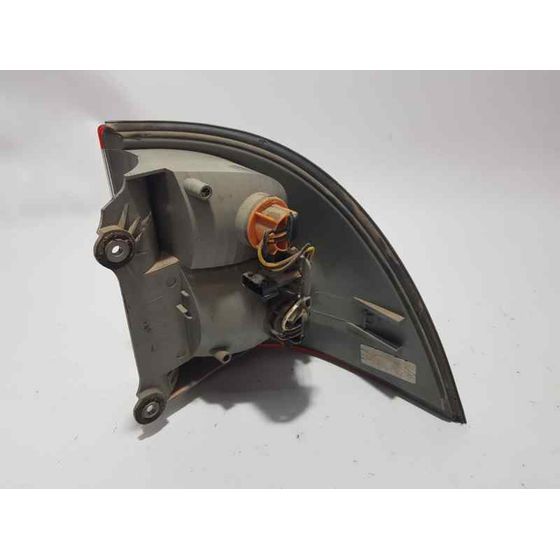 Piloto Trasero Izquierdo Para Saab 9-5 Familiar