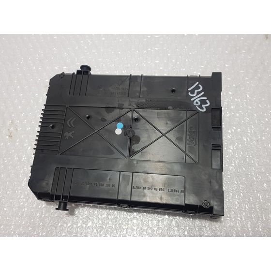 Caja Reles / Fusibles para Peugeot 208