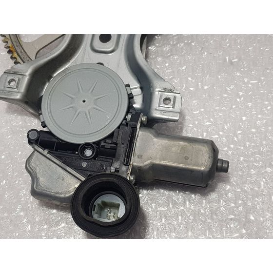 Elevalunas Delantero Izquierdo Para Toyota Yaris