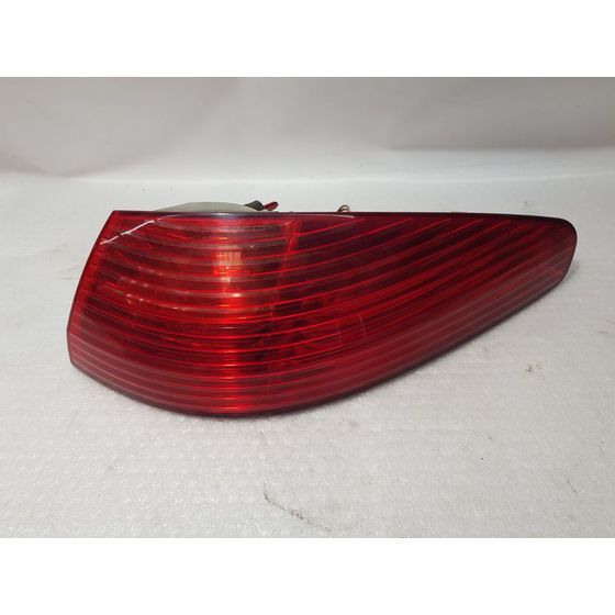 Piloto Trasero Derecho Para Peugeot 607