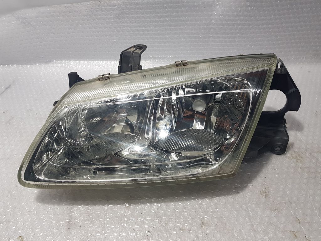 Faro Izquierdo Para Nissan Almera