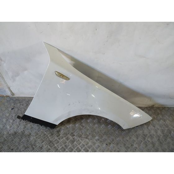 Aleta Delantera Derecha Para Bmw Serie 1 Berlina