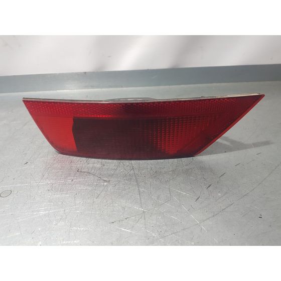 Piloto Trasero Izquierdo Paragolpes para Ford Focus Lim. (Cb4)