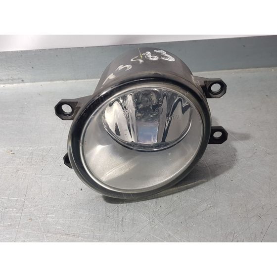 Faro Antiniebla Derecho para Toyota Yaris