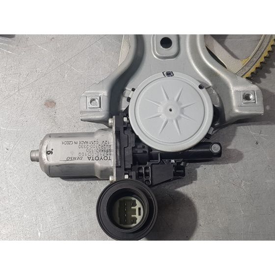 Elevalunas Delantero Derecho para Toyota Yaris