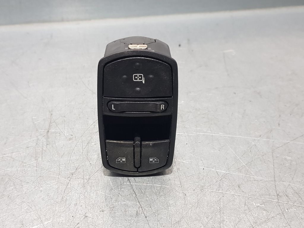 Mando Elevalunas Delantero Izquierdo  Para Opel Corsa E