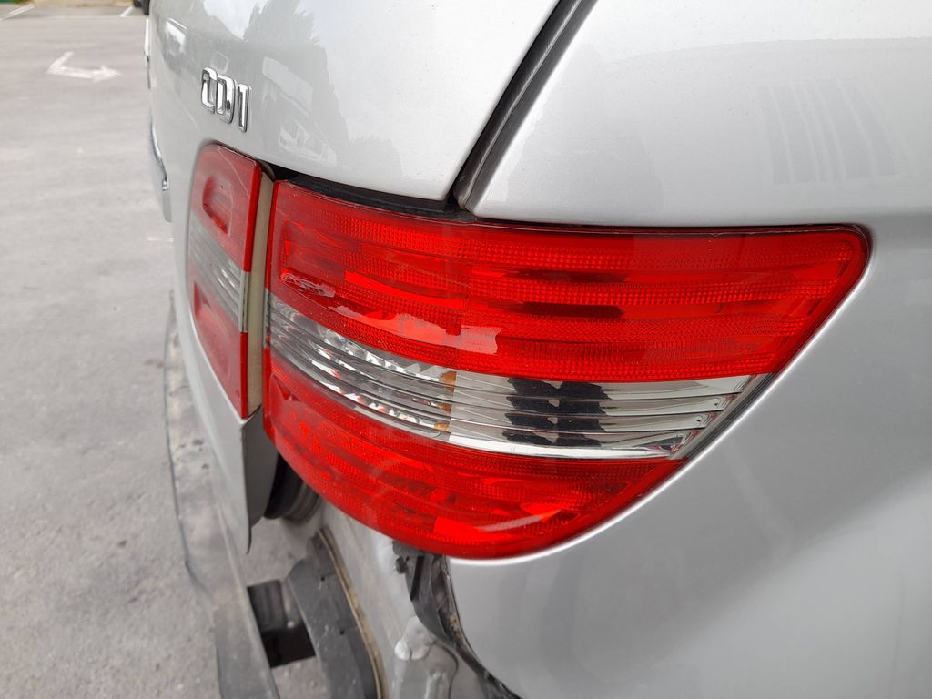 Piloto Trasero Derecho Para Mercedes Clase B