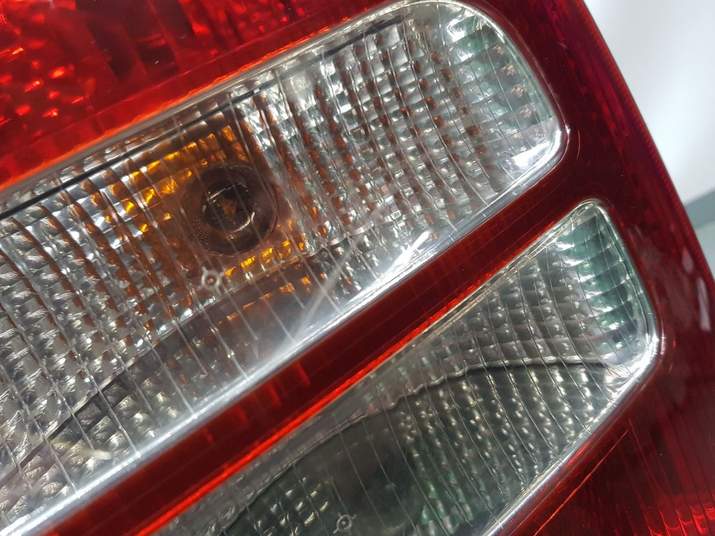 Piloto Trasero Derecho Para Skoda Octavia Berlina