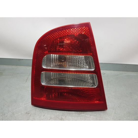Piloto Trasero Izquierdo Para Skoda Octavia Berlina