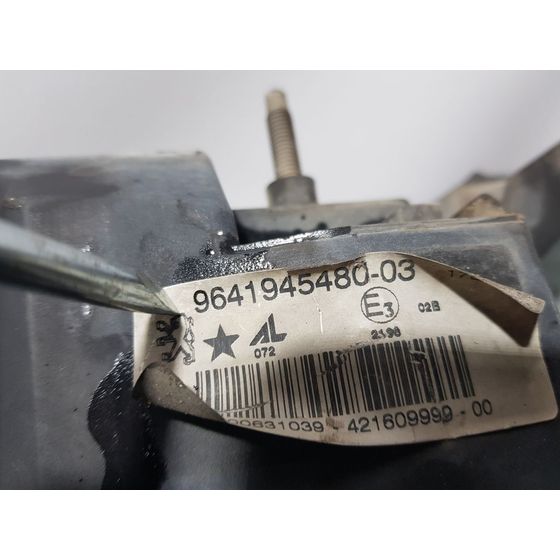 Faro Antiniebla Derecho para Peugeot 407