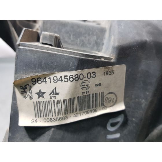 Faro Antiniebla Izquierdo para Peugeot 407