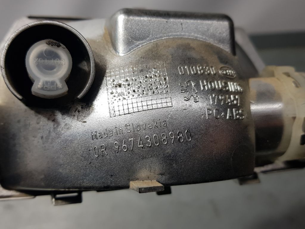 Piloto Trasero Central Para Peugeot 208