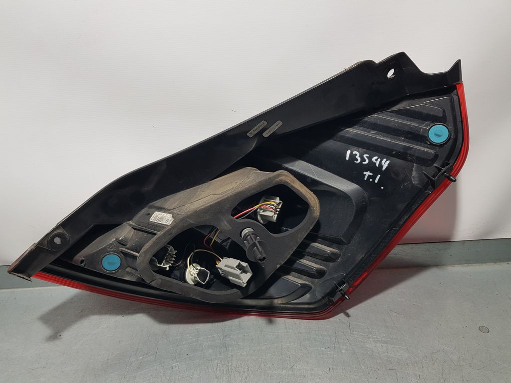 Piloto Trasero Izquierdo Para Ford Fiesta