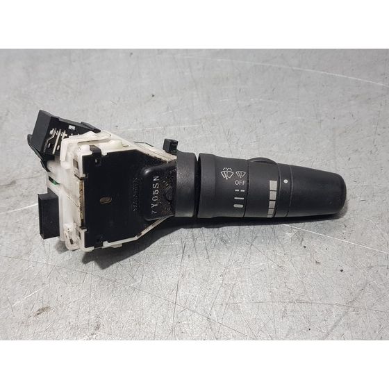 Mando Limpia Para Nissan Cabstar ->09.06