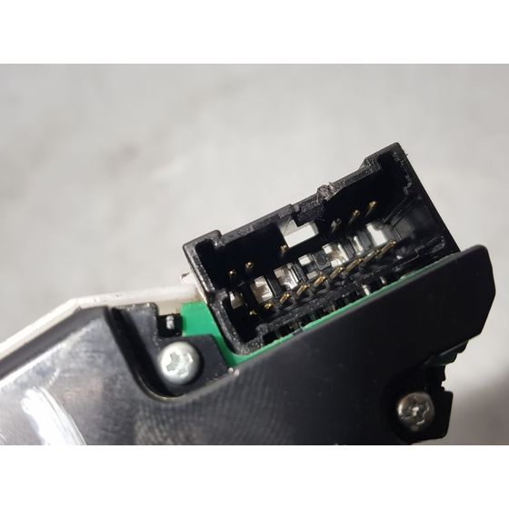 Mando Limpia Para Nissan Cabstar ->09.06