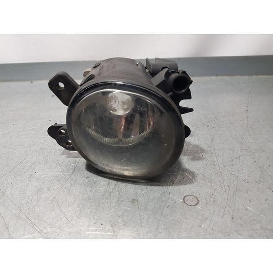 Faro Antiniebla Derecho Para Mercedes Clase B