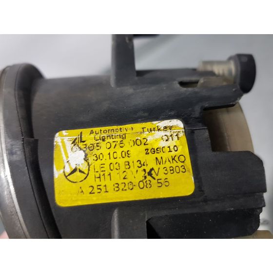Faro Antiniebla Derecho Para Mercedes Clase B