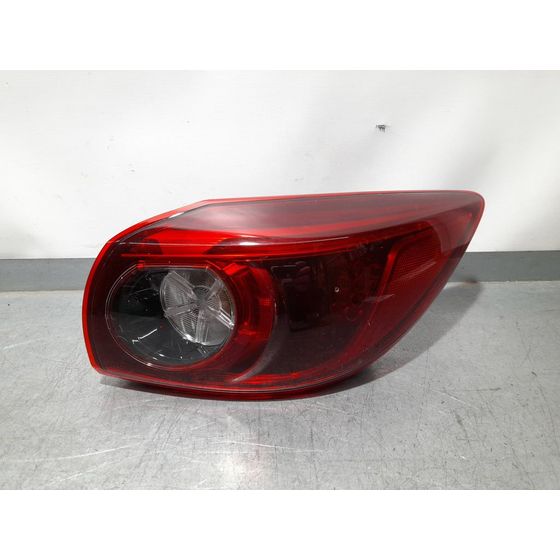 Piloto Trasero Derecho Para Mazda 3 Lim.