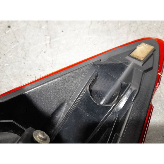 Piloto Trasero Derecho Para Mazda 3 Lim.
