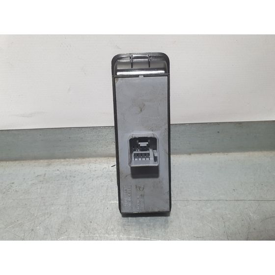Mando Elevalunas Delantero Izquierdo para Volkswagen Polo