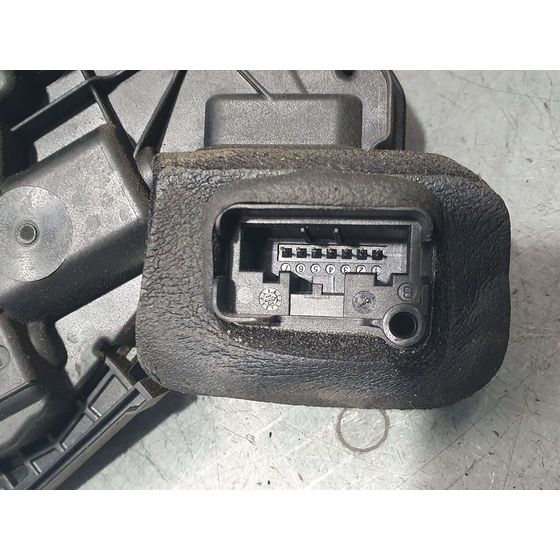 Cerradura Puerta Delantera Izquierda Para Volkswagen Polo