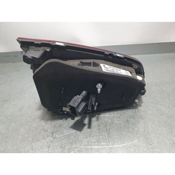 Piloto Trasero Derecho Para Volkswagen Golf Vii Lim.