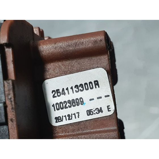 Mando Elevalunas Delantero Izquierdo Para Renault Clio Iv