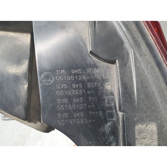 Piloto Trasero Izquierdo Para Skoda Superb