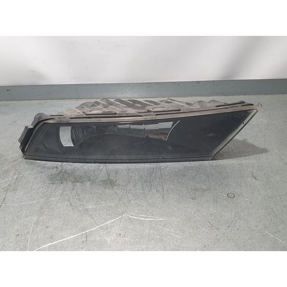 Faro Antiniebla Derecho Para Skoda Superb