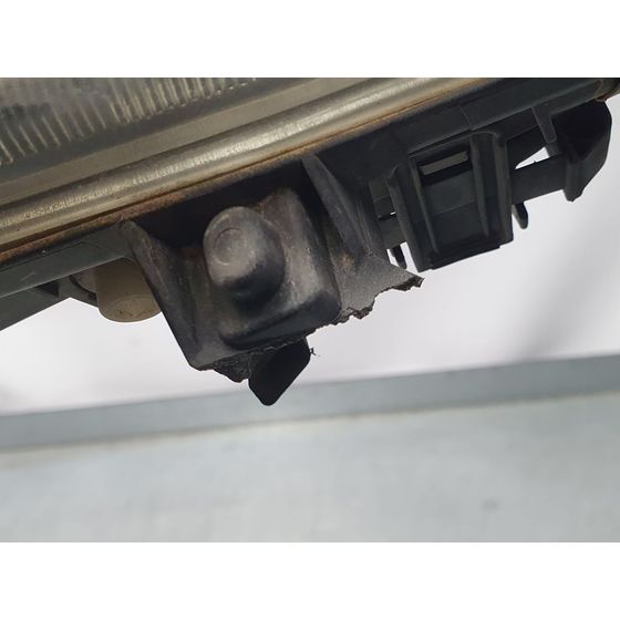 Faro Antiniebla Izquierdo Para Peugeot 306 Berlina 3/4/5 Puertas