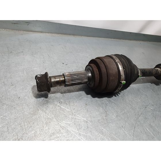 Transmision Delantera Izquierda Para Nissan Nv 200