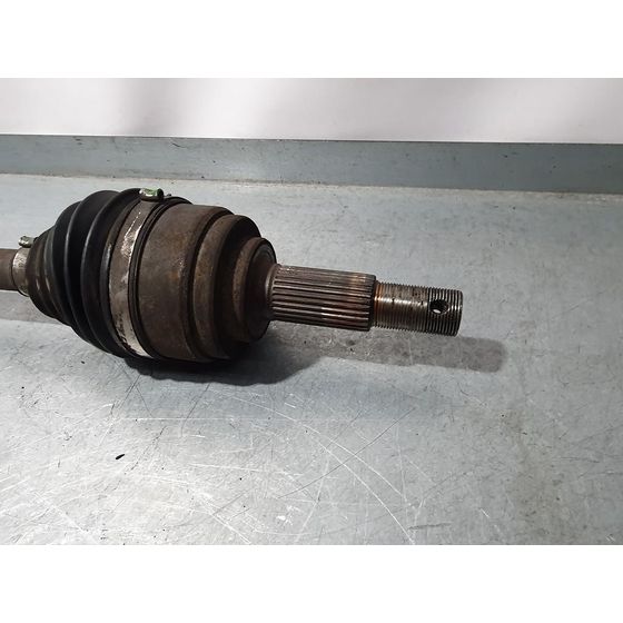 Transmision Delantera Derecha Para Nissan Nv 200