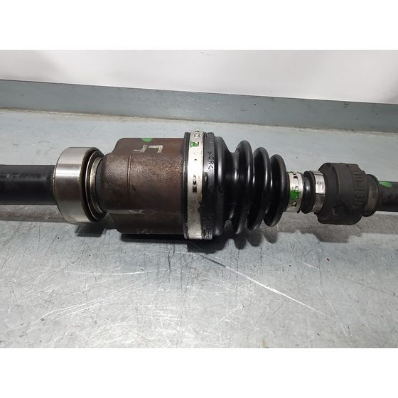 Transmision Delantera Derecha Para Nissan Nv 200
