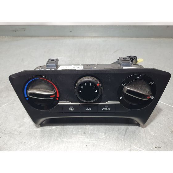 Mando Calefaccion / Aire Acondicionado Para Hyundai I20 Active
