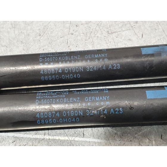 Amortiguadores Maletero / Porton Para Peugeot 108