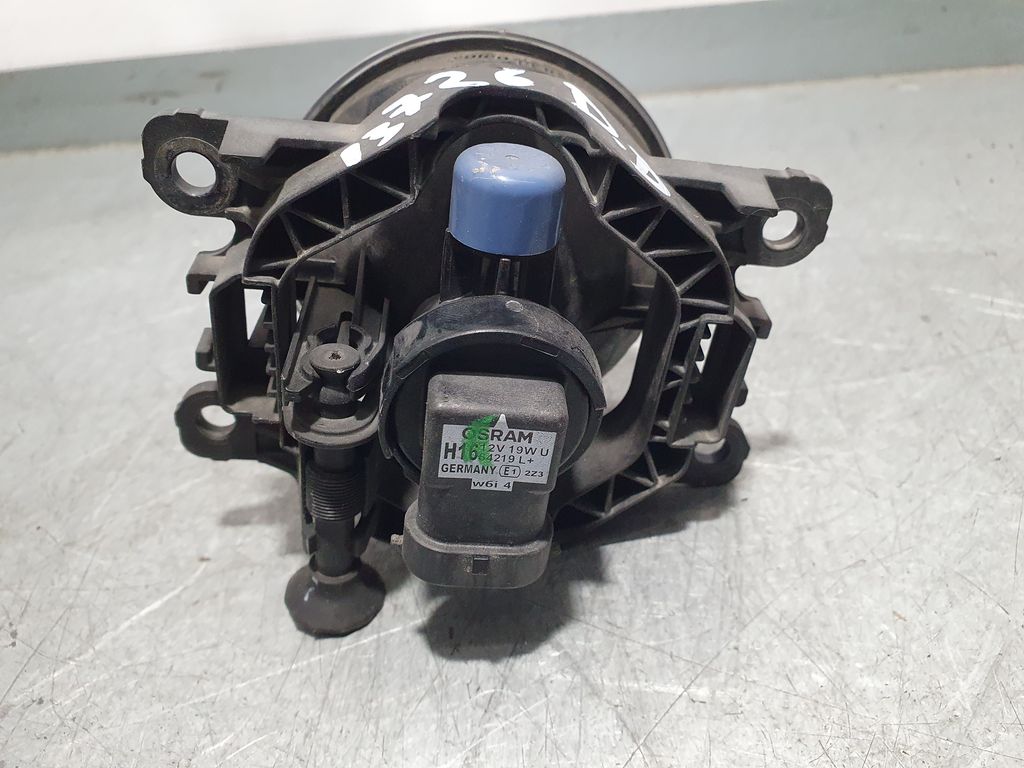 Faro Antiniebla Derecho Para Renault Clio Iv